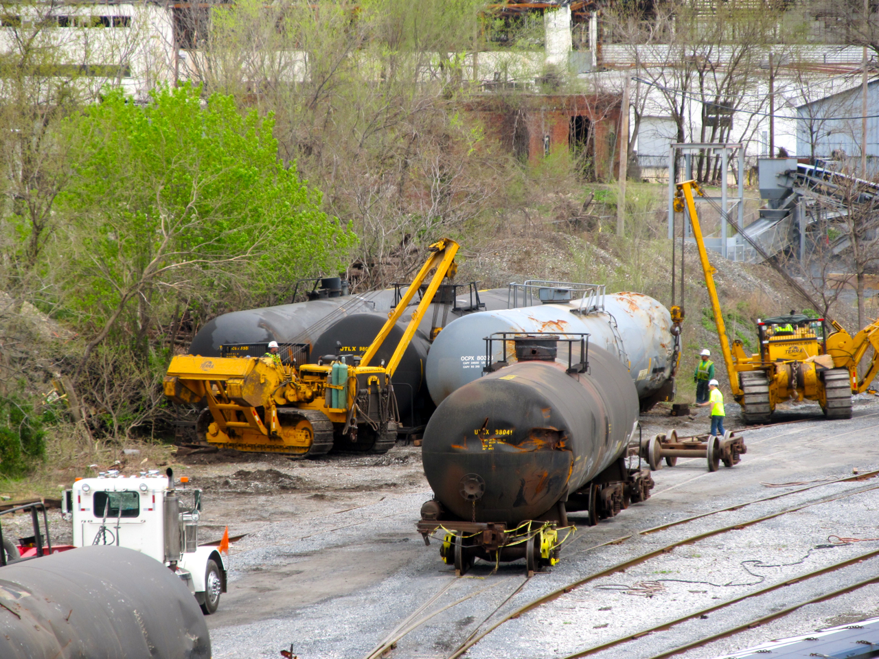 damaged tank cars